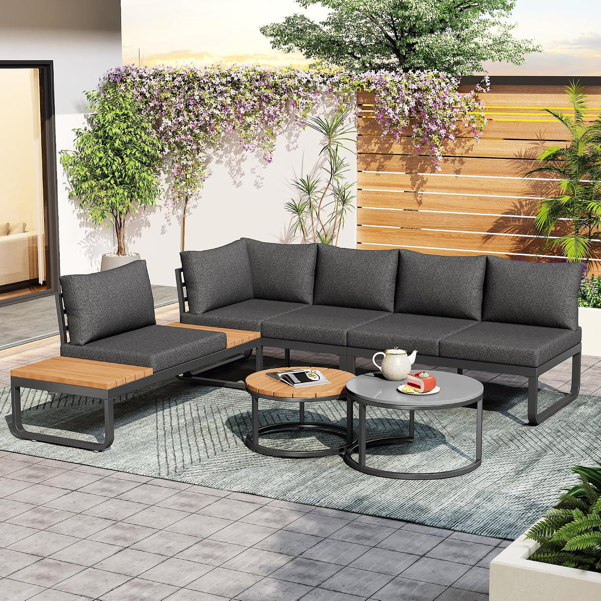 Merax Gartenmöbel-Set 4-5 Sitzer, mit 10 cm dicken Sitzpolstern & Kissen, Outdoor Lounge Set mit 2 stapelbaren Tischen, verzinkter Eisenrahmen, grau